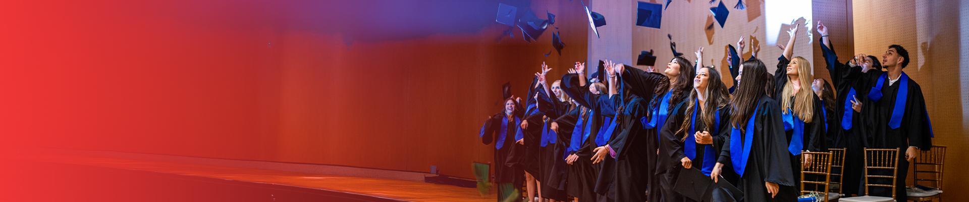 Estudantes se formando na Escola Mormbi